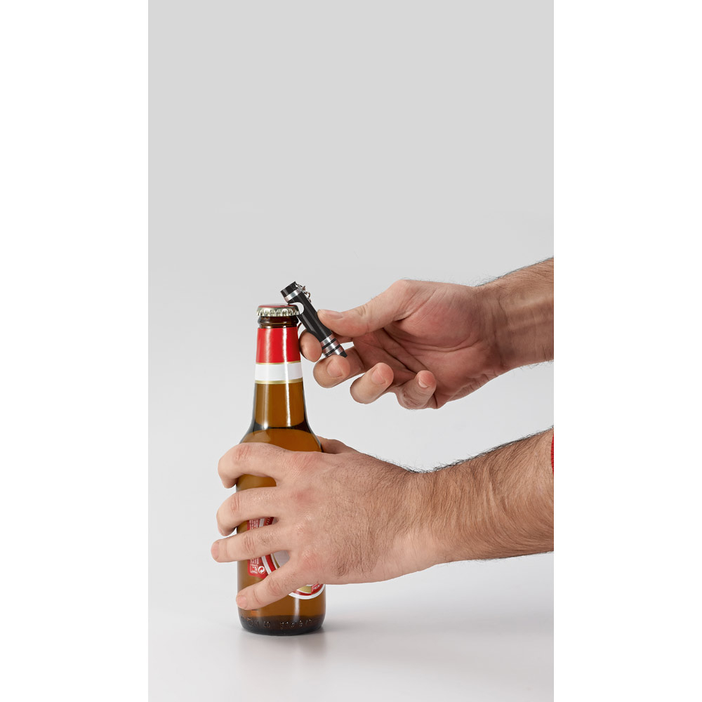 Chaveiro em metal com lanterna LED